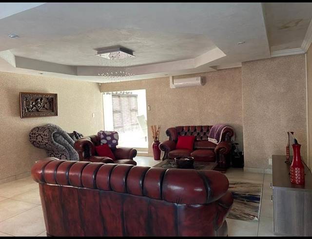 5 BEDROOM HOUSE FOR SALE IN VANDERBIJLPARK SE 6